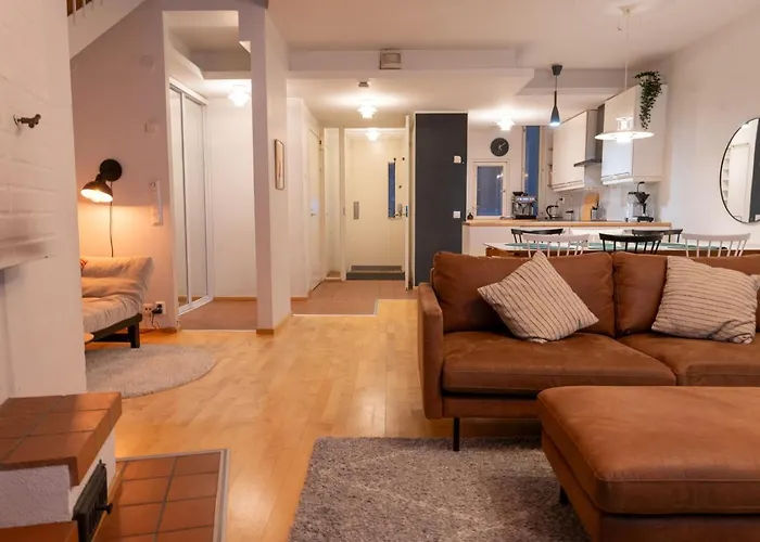 Architectural Townhouse With Sauna And Patio * 赫尔辛基