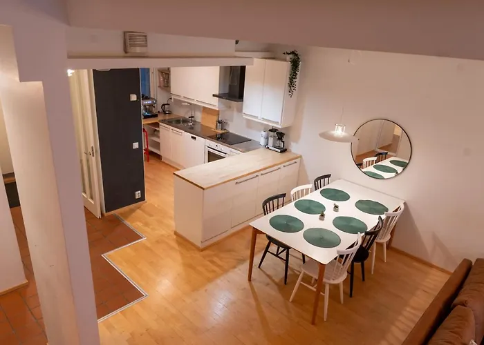 度假居 Architectural Townhouse With Sauna And Patio *