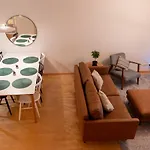 Casa vacanze Architectural Townhouse With Sauna And Patio *